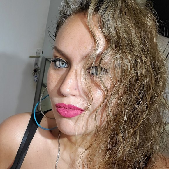 Meet your Posher, Lizette - Picture 1 of 1